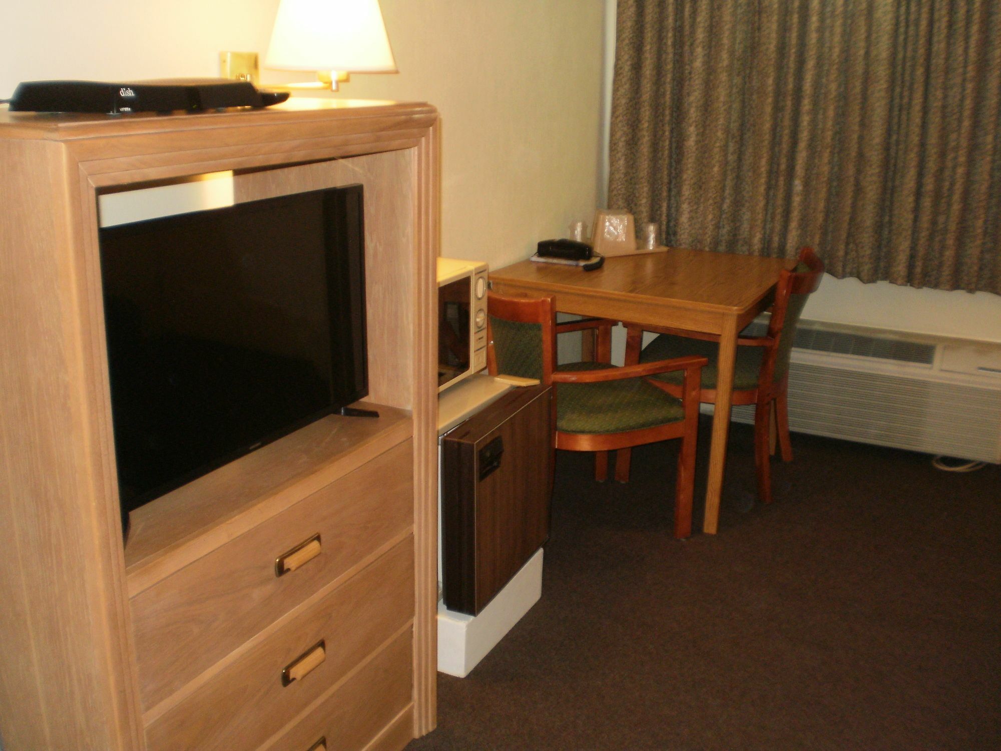 Magnuson Hotel Ely Bagian luar foto