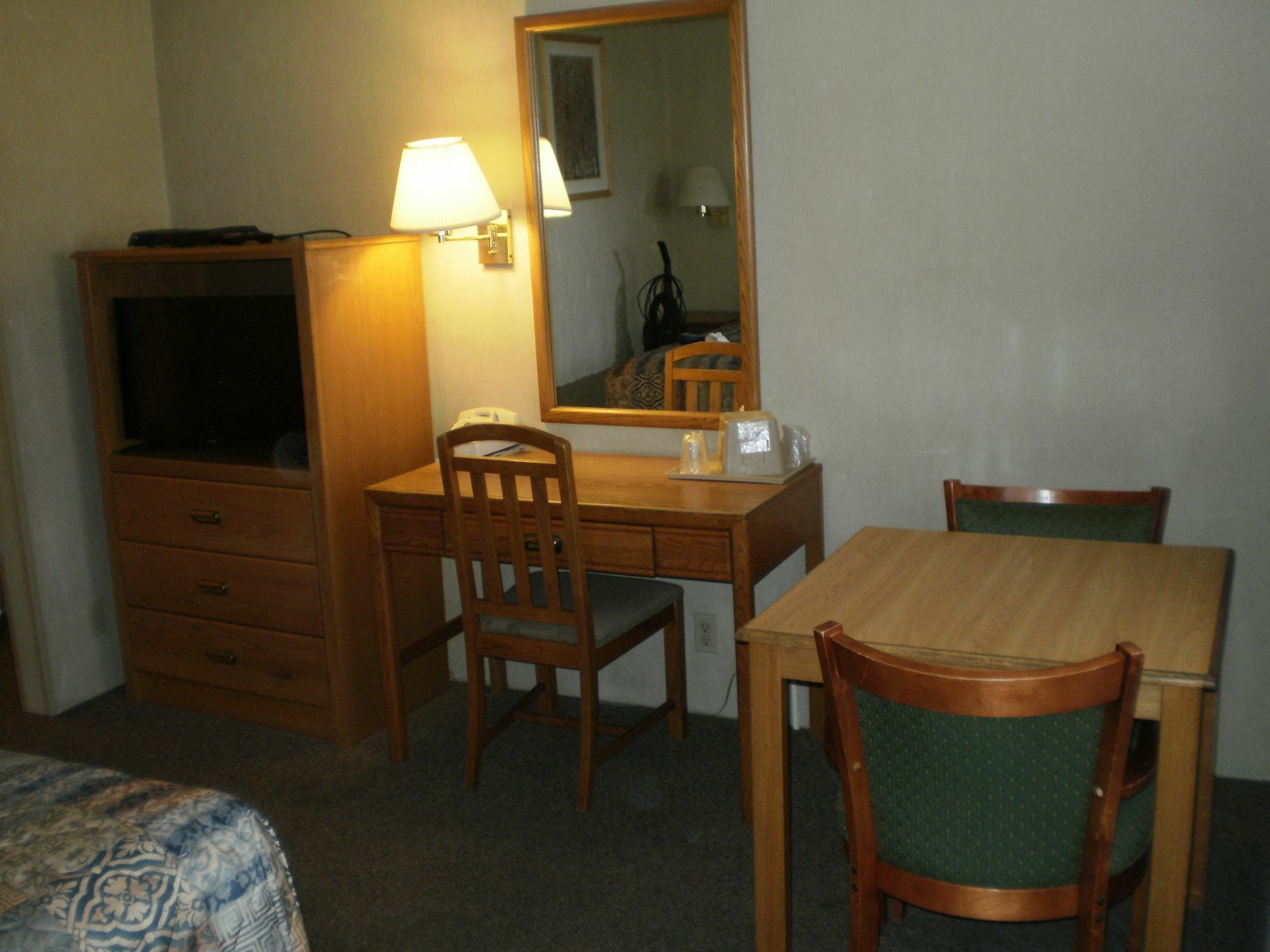 Magnuson Hotel Ely Bagian luar foto