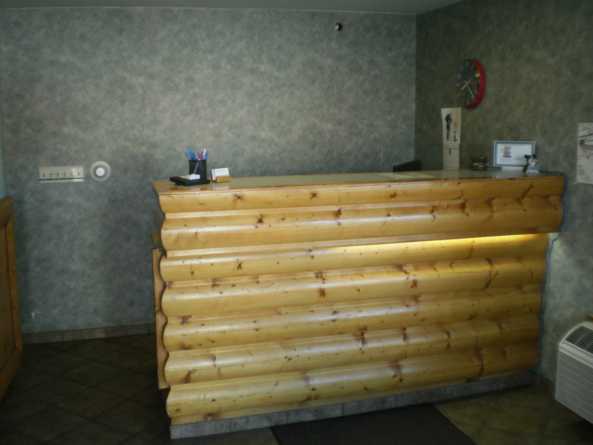 Magnuson Hotel Ely Bagian luar foto